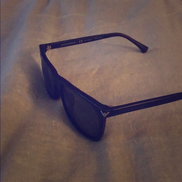 Emporio Armani polarized sunglasses - Picture 1 of 3